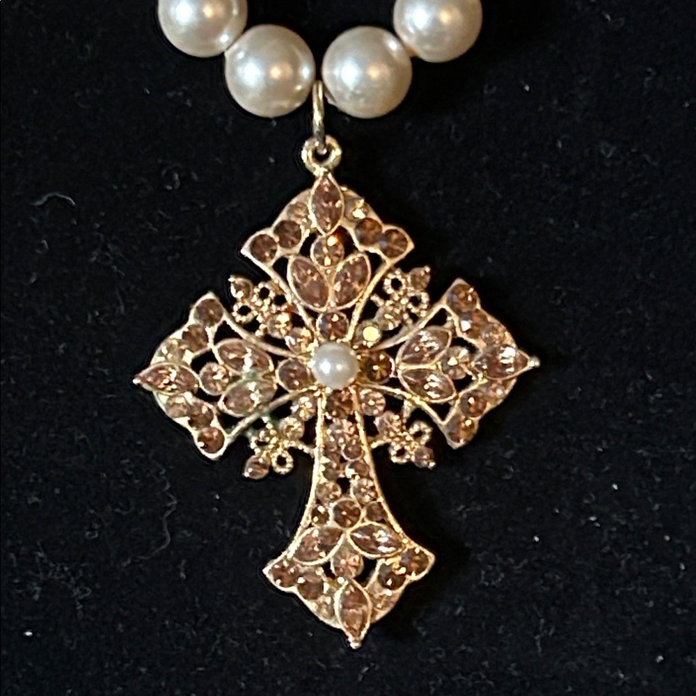 Premier Designs Gold Cross Pendant with Pearl Necklace